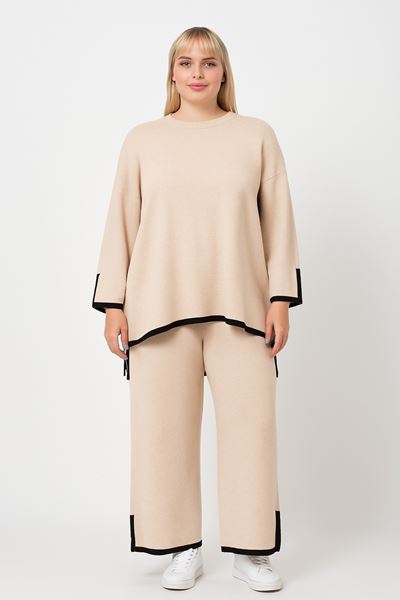 Immagine di CURVY GIRL SWEATER AND TROUSER SUIT